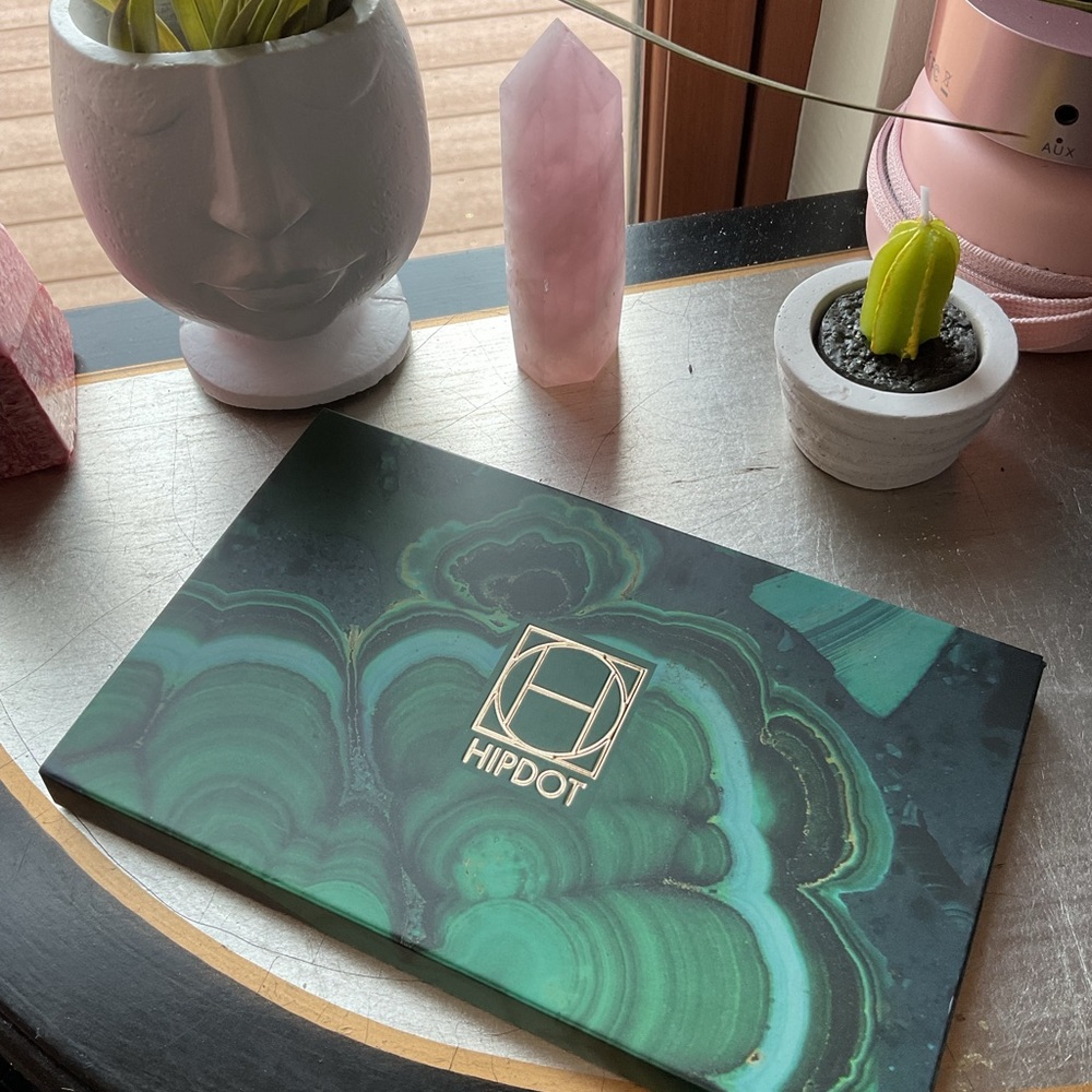 HIPdot Cenote Eyeshadow palette